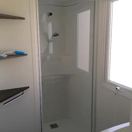 Bungalow De 3 Chambres Avec Piscine Partagee Et Jardin Clos A A 3 Km De La Plage * לס מתה