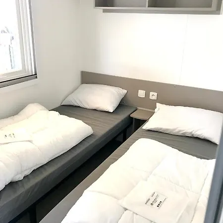 Bungalow De 3 Chambres Avec Piscine Partagee Et Jardin Clos A A 3 Km De La Plage לס מתה