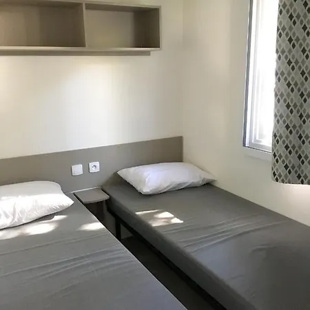 Bungalow De 3 Chambres Avec Piscine Partagee Et Jardin Clos A A 3 Km De La Plage לס מתה
