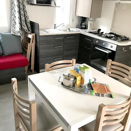בית נופש Bungalow De 3 Chambres Avec Piscine Partagee Et Jardin Clos A A 3 Km De La Plage *